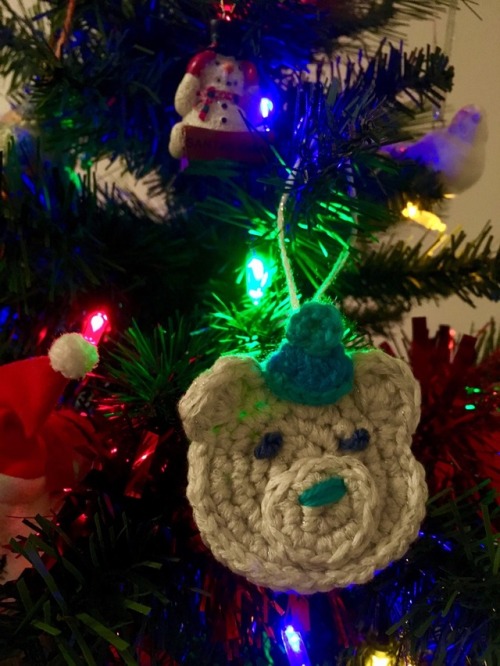 pokegirl93s-art: Really happy with this polar bear Christmas decoration I made with some scrap spark