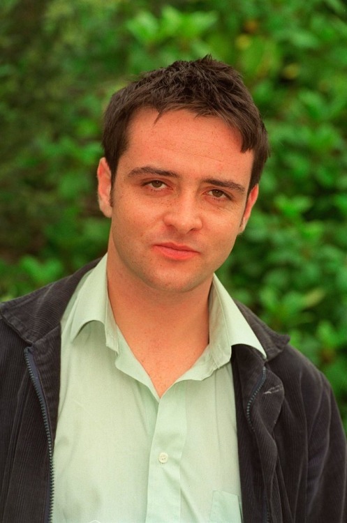  Richard Harrington as Warwick in “Tiger Bay“ (1997). 