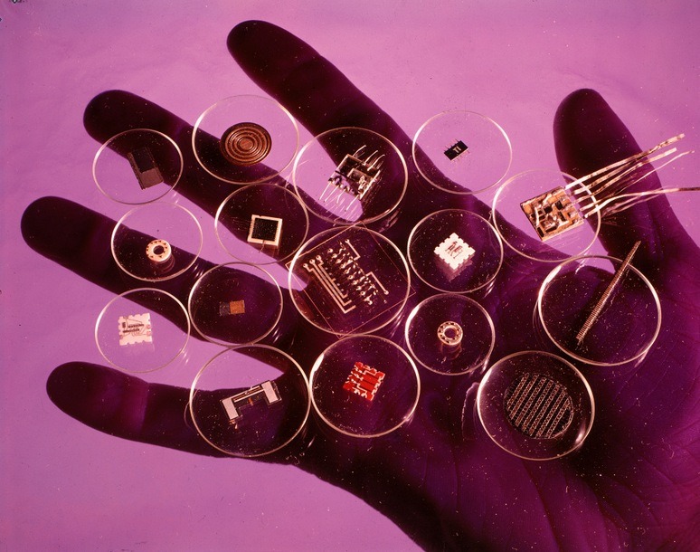 princewifi:  A handful of microelectronic parts, from the March 10, 1961, issue of