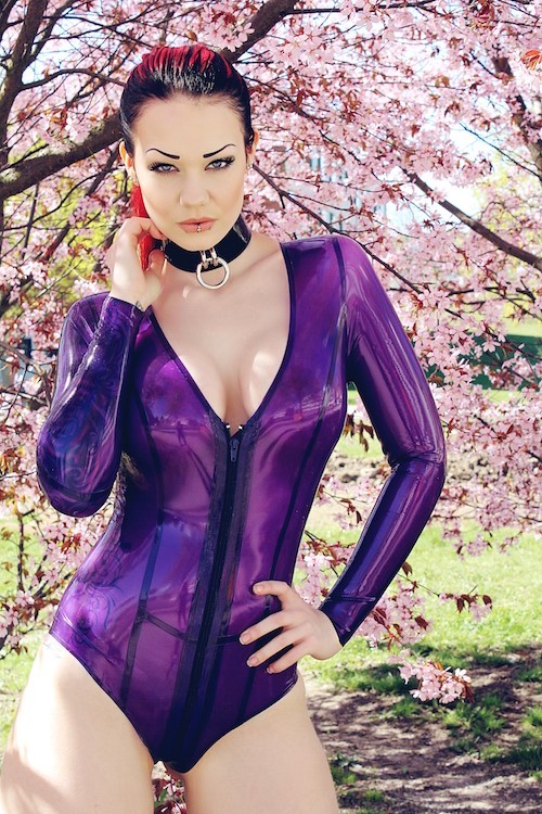 sexygirl-jancis: Latex sex sites and latex rubber clothing