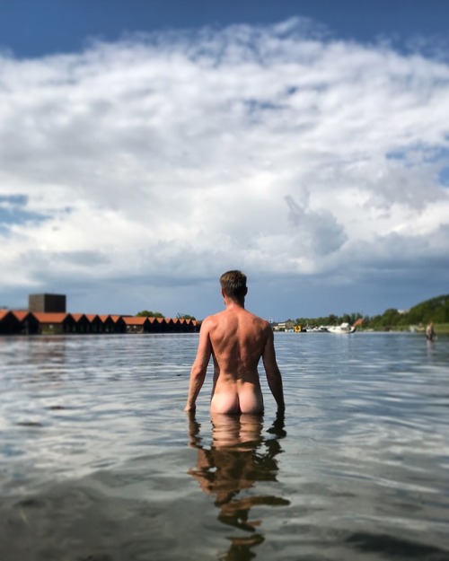 nakedgaycamper:What a nice view!! Thank you for the submission!!