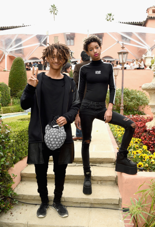 xurbanmusicmagazine:  Jay Z, Rihanna, Kanye West, Kim Kardashian & More Attend Roc Nation Pre-Grammy Brunch 2015 PHOTOSIf there’s one extravaganza to go to during Grammy Awards weekend it’s the annual Roc Nation brunch. The pre-Grammy soiree was