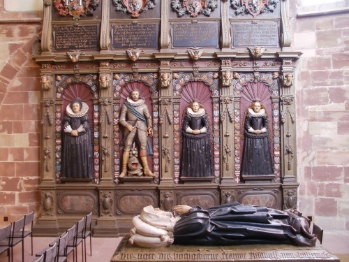 Tomb epitaph with members of the von Nassau-Weilburg family including Luise Juliana von Nassau-Weilb
