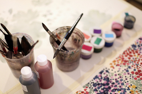tiaspetto:  helen dealtry’s studio by wikstenmade on Flickr. 