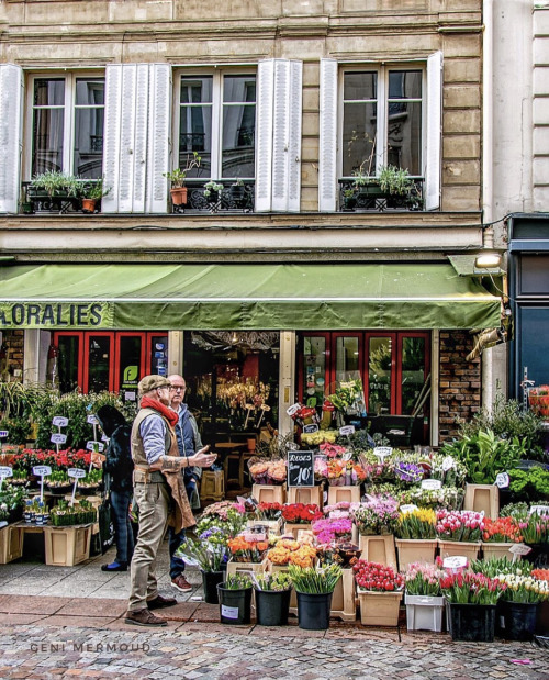 French Storefronts And Cafés!