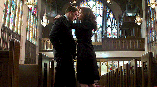 winterstar95:dailystevegifs:See you in a minute.Steve Rogers and Natasha Romanoff in the Marvel Cine