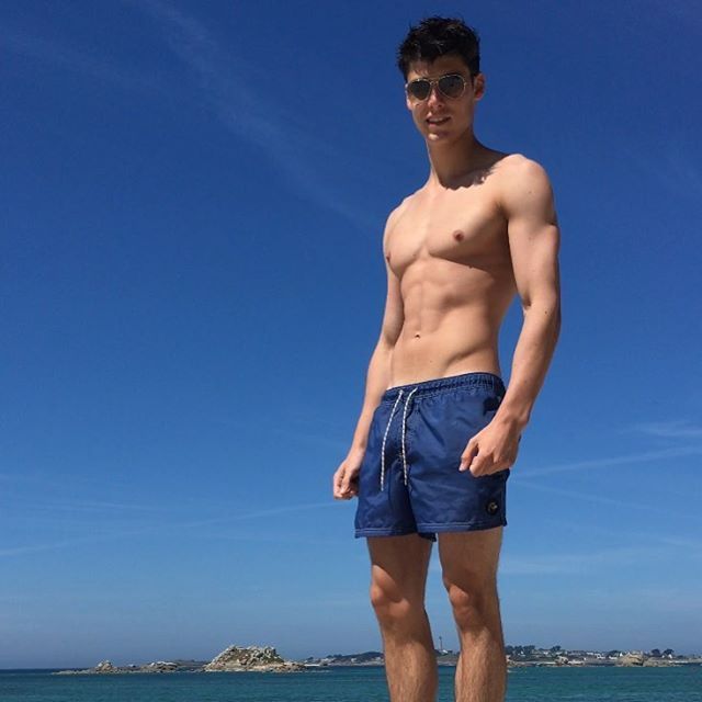 sexy-sport-guys: Raf Miller Instagram: @rafaelmiller 