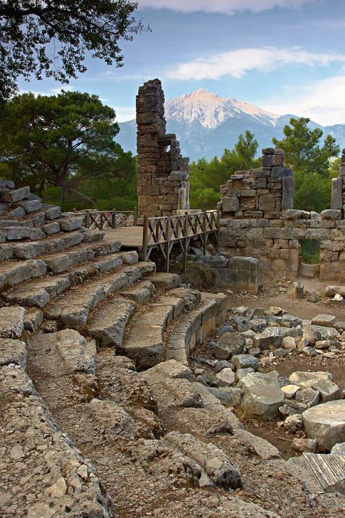 last-of-the-romans:Ancient Theatre of Phaselis. 