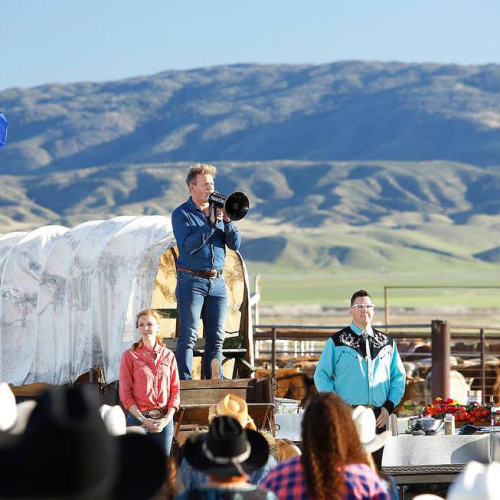 You&rsquo;re in for a real treat tonight! A western treat that is.The fun starts at 8/7c! #Maste