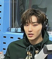 Jongup Being A Cutie During Yongguk’s Part