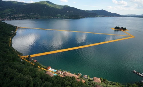 Christo and Jeanne-Claude&rsquo;s Floating Piers on Lake Iseo