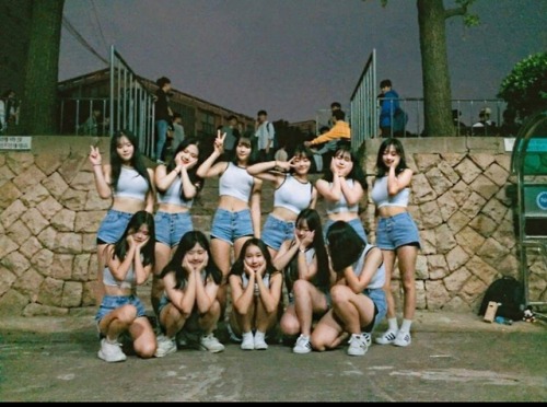 schoolgirl18: 좋아요+리블 부탁 꾸준히 업로드함