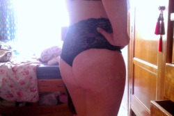 oddfevers:  These are my special spanking knickers xoxox