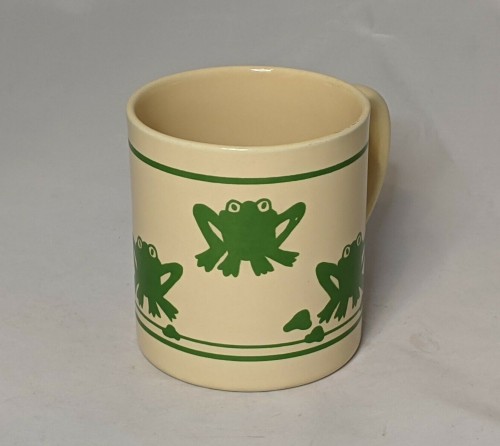 coolmugsifound:“Frog” Janet Nottingham mug (1979, England)source