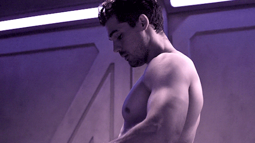 hoechlin:The Expanse 1.01 Dulcinea