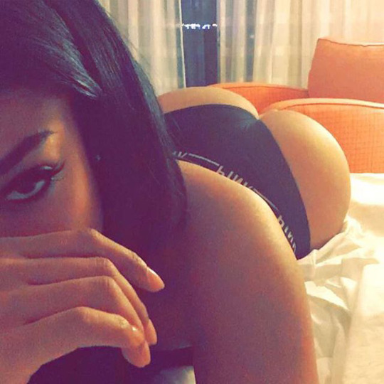 jaycooleyy:  Mila J