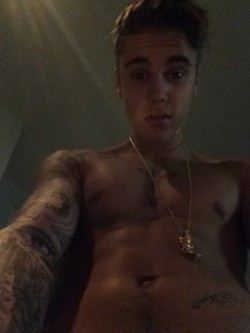 inferrior-faggot:  SIR JUSTIN BIEBER’s near-naked selfie… 