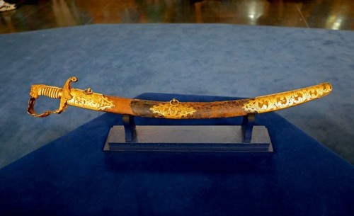 British Presentation Sword, c.1805This sword was featured on Antiques Roadshow and appears in a shor