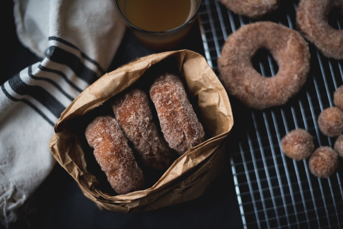fullcravings:  Cinnamon Sugar Cake Doughnuts