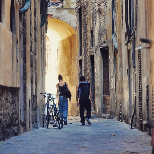 One of the pleasures of visiting #Florence #Italy is peeking down its #quiet small #streets that are