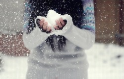 teenagepics:  If you’re a teen you must follow this blog. 
