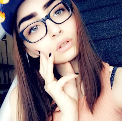 birthofvcnus:selfies again because i look really nice today ✨