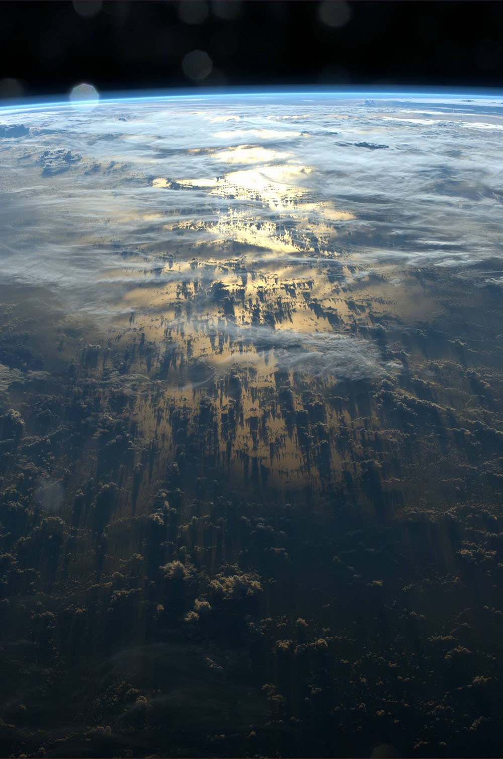 nevver:  Thousand mile long shadows 