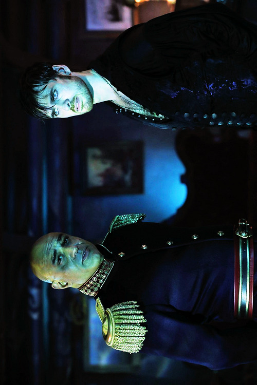 Hook and Captain Nemo (Faran Tahir) together for 6x06 “Dark Waters”.