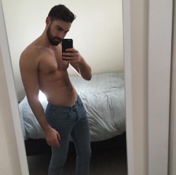 insta-hunk:  Instagram: @euphorisme