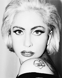 arrtpop:  Lady Gaga Over the Shoulder 
