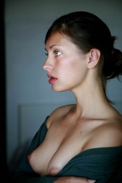 silentorgasm:  Incredible profile, amazing eyes and lips! 