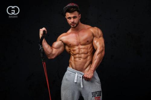 jivvii:  Matt Powell