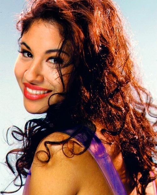 applesandcaterpillars:  Selena + hairstyles