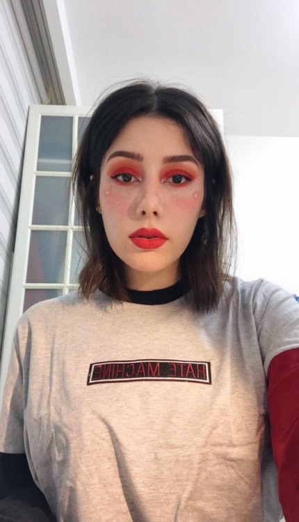 koalatii: Hate Machine Follow me on insta and I’ll love you! @sehvain