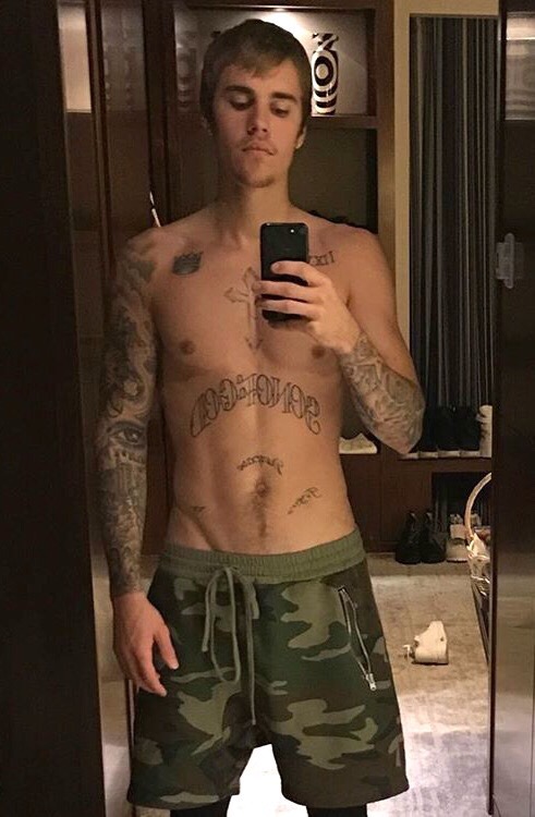 theboiwiththewolftattoo:  justinbieberssexybody:  Me.  Kmsl ok!!!!