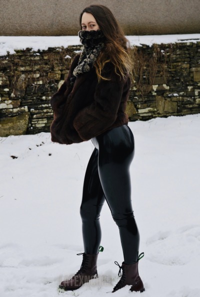 latexnchill:Fancy talking a walk with me? 