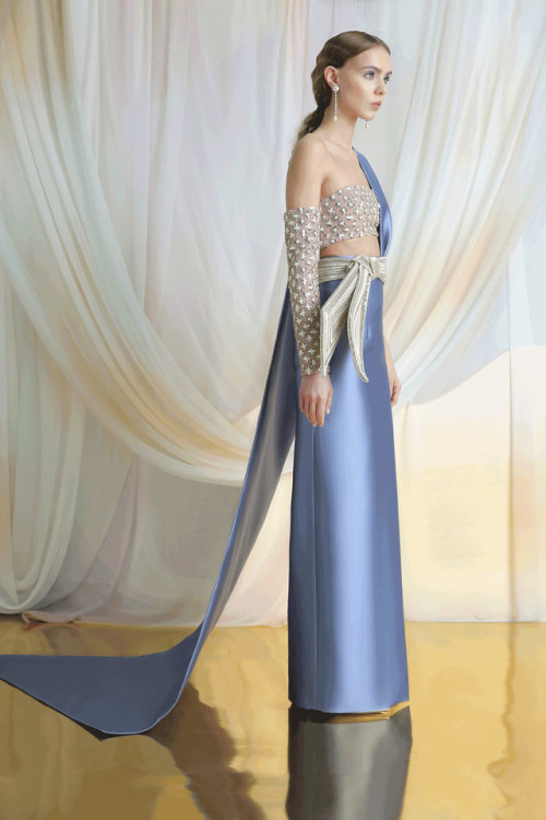 Azzi &amp; Osta, spring/summer 2019 coutureFalmari court wear