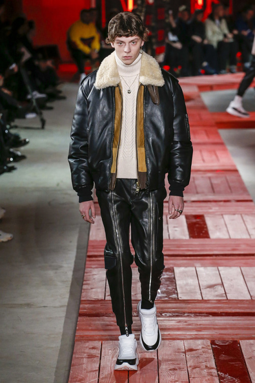 ALEXANDER MCQUEENFALL/WINTER 2018PARIS FASHION WEEK