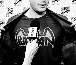 jensenfans:  Jensen + His Batman T-Shirt For Kris :) 