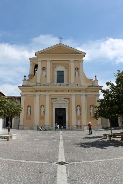 echiromani:The Basilica of Saint Valentine in Terni, where the martyr’s remains are kept.
