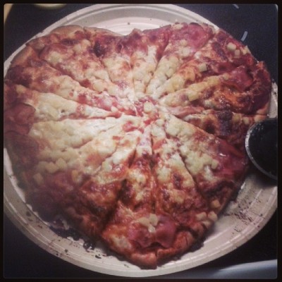 Nothing says “I love you” quite like a heart shaped pizza! Mmmm Hawaiian from Papa Murphys! Thanks Andrea and Gary for a lovely evening!