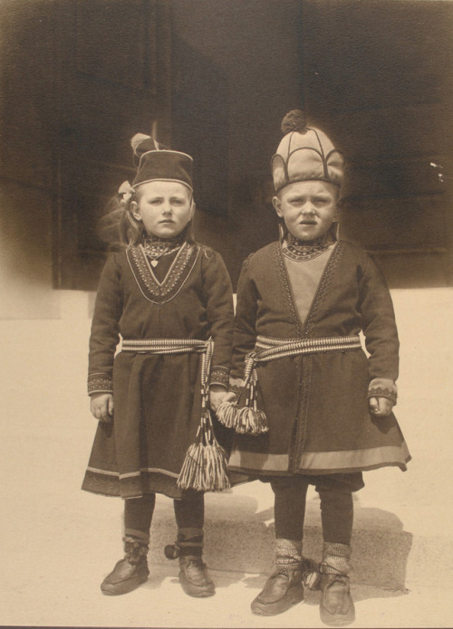 Ellis Island Immigrants: Lapland Children,Possibly from Sweden.ca. 1905–14Photographer: Augustus F. 