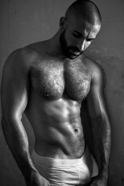 abeautifulindiscretion:  Hot &amp; Hairy