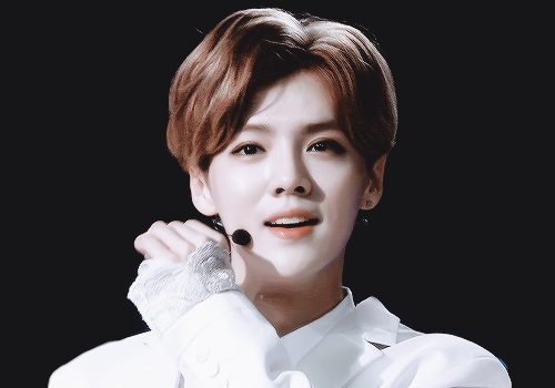 luludeery:  © 