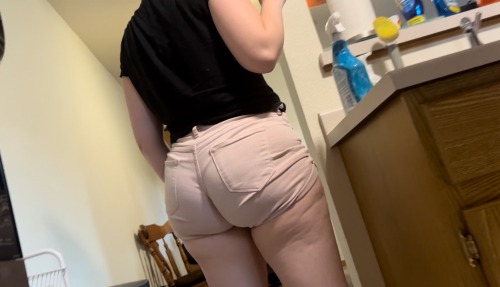 What Would You Do To This Dumb Slut And Those Big Round Ass Cheeks? She’s Got Nothing To Hide, Including