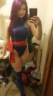 labete666:  xcosplaygirlsx:  Selfie   Want