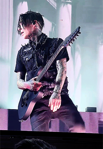 Ricky Singing Porcelain ( X )