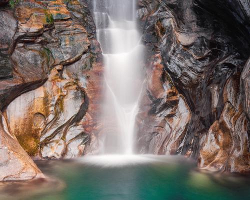 oneshotolive:  Vallemaggia, Switzerland [OC] [6770x5416] 📷: Kemaneo 