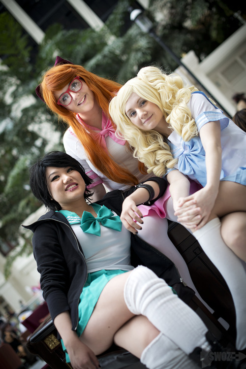Schoolgirl!Powerpuffs at Katsucon 2014~ Blossom: SophieStopsBubbles: RinachurButtercup: VMachinaMorb