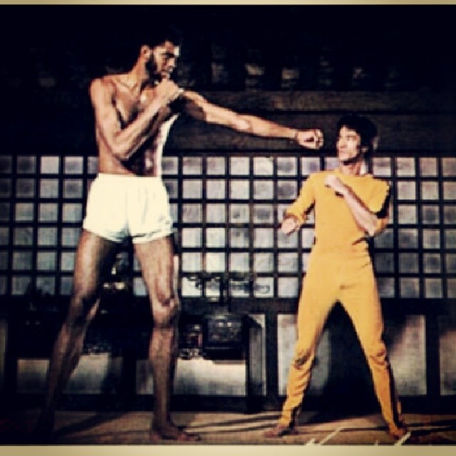 bruceleeshrine:  #kareemabduljabbar #vs #brucelee by canersozz http://ift.tt/19cRkrc